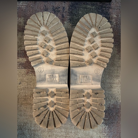 Like New Time and Tru Cream Platform Loafers - Picture 4 of 5